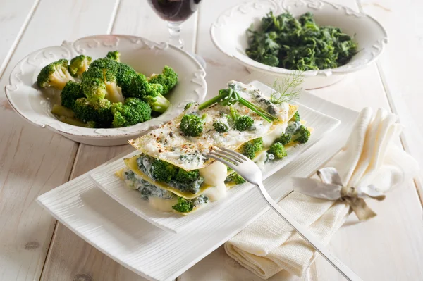 Lasagne vegetariane con broccoli e spinaci — Foto Stock