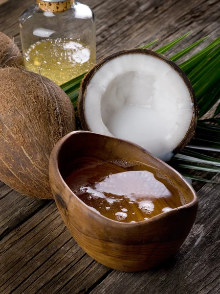 Olej kokosowy naturalny orzech — Zdjęcie stockowe