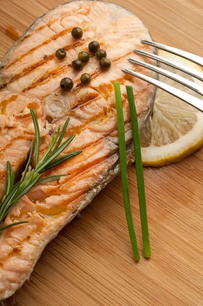 Grilled fresh salmon — Stock Photo, Image
