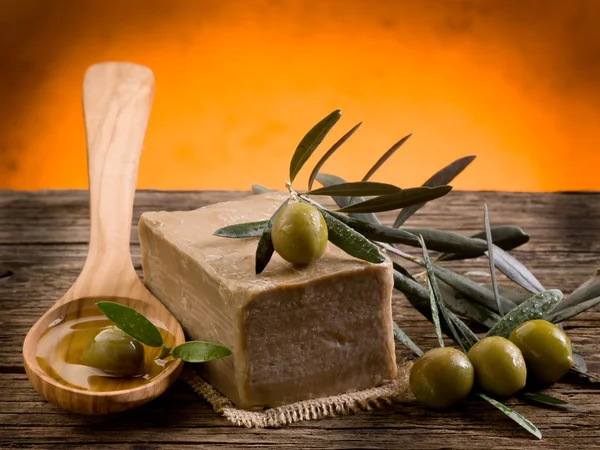 Мыло ручной работы из оливкового масла — стоковое фото