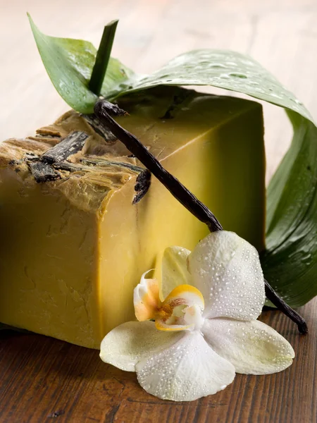 Sapone alla vaniglia fatto in casa aromatico naturale — Foto Stock
