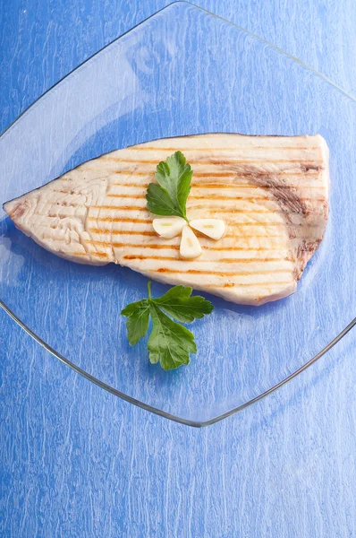 烤箭鱼用大蒜和 parsely — 图库照片