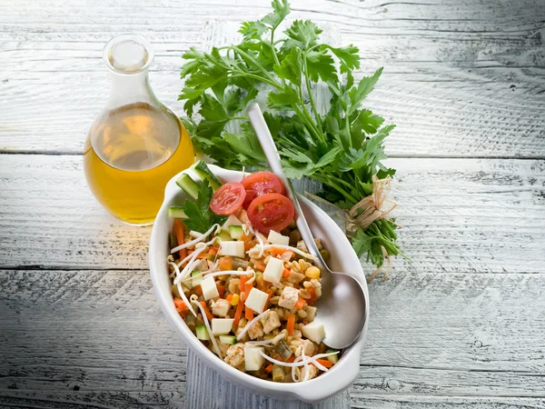 Salát s tofu a zeleninou — Stock fotografie
