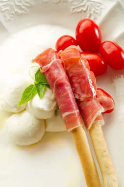 parma jambonu ile mozzarella