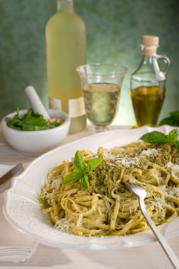 İtalyan pesto makarna