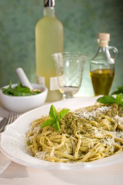 İtalyan pesto makarna