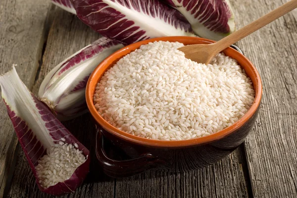 Achicoria de anchoa de arroz crudo — Foto de Stock