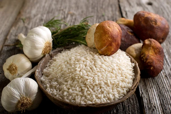 원시 쌀과 cep 버섯 — 스톡 사진