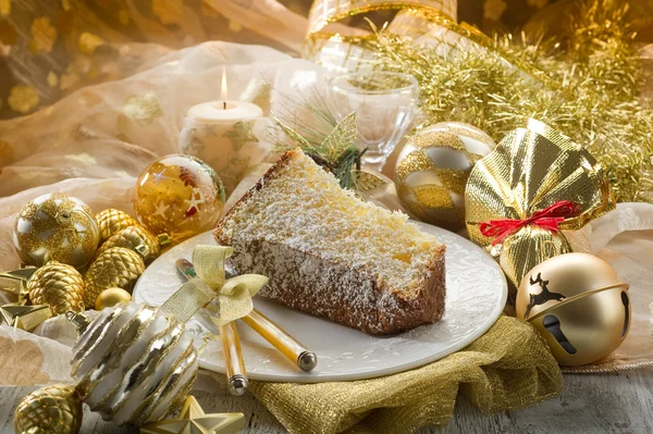 Pandoro bolo de Natal italiano tradicional — Fotografia de Stock