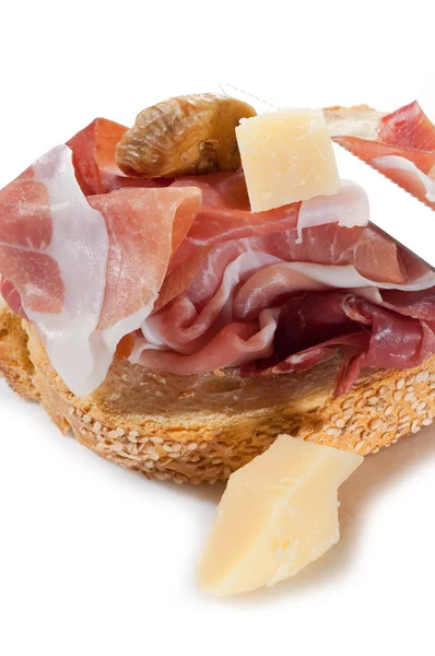 Итальянская закуска с ветчиной пармы — стоковое фото