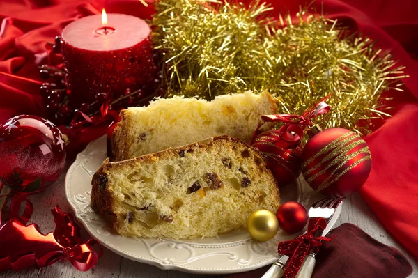 Рождественский десерт из Панеттоне — стоковое фото
