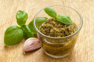 İtalyan pesto sos