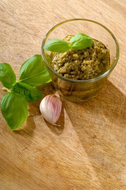 İtalyan pesto sos