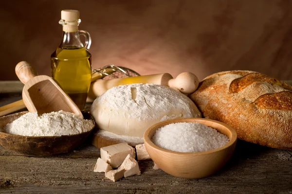 Dough and ingredients for homemade bread — Stock Photo, Image