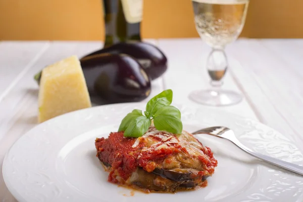 Parmigiana traditional italian recipe with eggplant — Stock Photo, Image