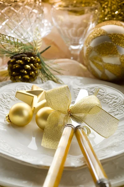 Gold xmas table with decorations — Stock Photo, Image