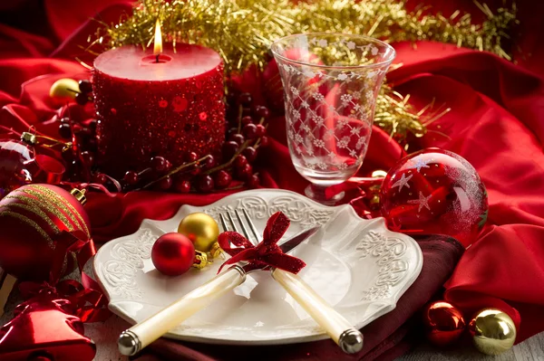 빨간 크리스마스 럭셔리 테이블 — 스톡 사진
