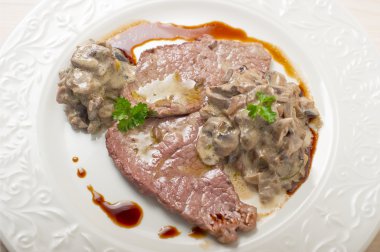 dolma mantarlı escalope