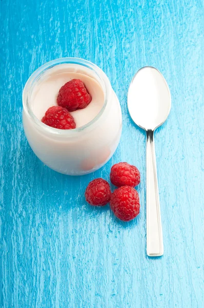 Ahududu, yoğurt — Stok fotoğraf