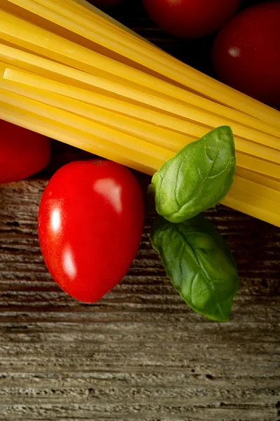 इतालवी टमाटर पास्ता सॉस के लिए सामग्री — स्टॉक फ़ोटो, इमेज