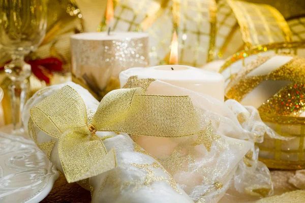豪华黄金圣诞表高級ゴールド クリスマス テーブル — ストック写真
