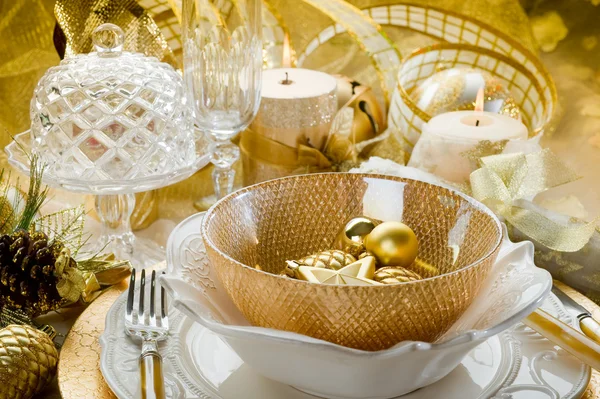Mesa de Navidad de oro de lujo — Foto de Stock