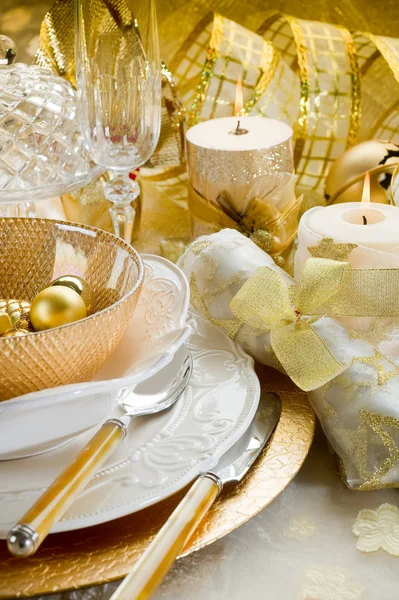 Luxury gold xmas table — Stock Photo, Image