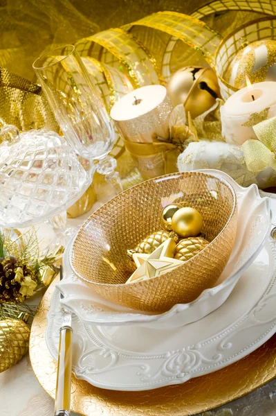 Luxusní zlaté vánoční stůl — Stock fotografie