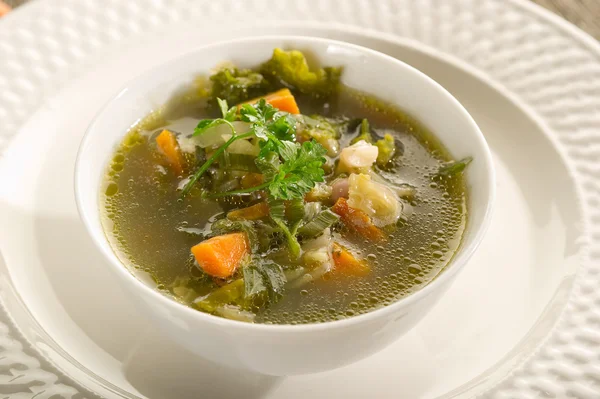 Soppa grönsaker på vit bakgrund — Stockfoto