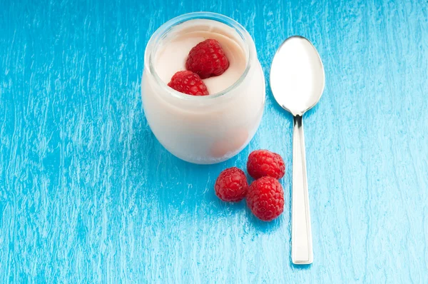 Ahududu, yoğurt — Stok fotoğraf