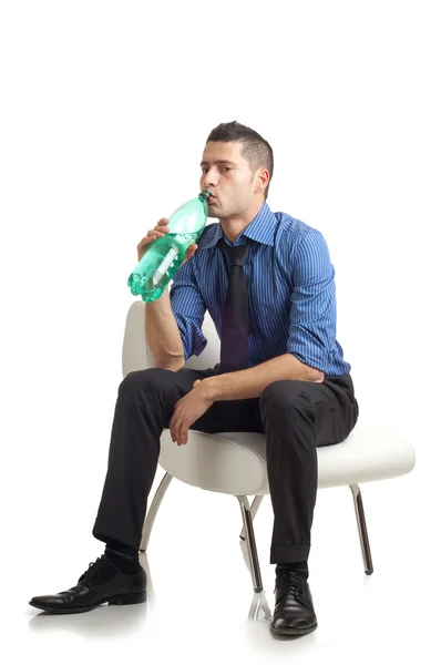 Muž pít vodu — Stock fotografie