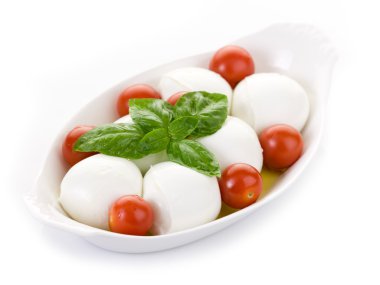 Buffalo mozzarella ve domates fesleğen ile