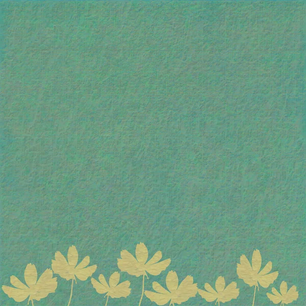Cremefarbene Blüten auf blauem Grund Stockbild