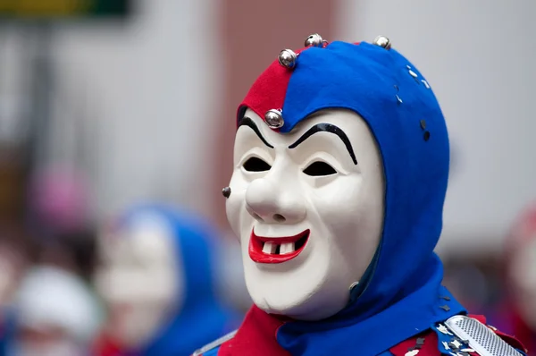 Парад масок на историческом карнавале во Фрайбурге, Германия — стоковое фото