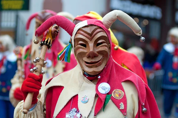 Desfile de máscaras en el carnaval histórico de Friburgo, Alemania — Foto de Stock
