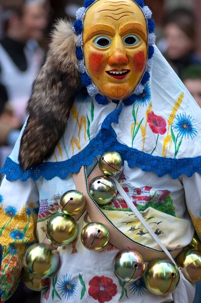 Парад масок на историческом карнавале во Фрайбурге, Германия — стоковое фото