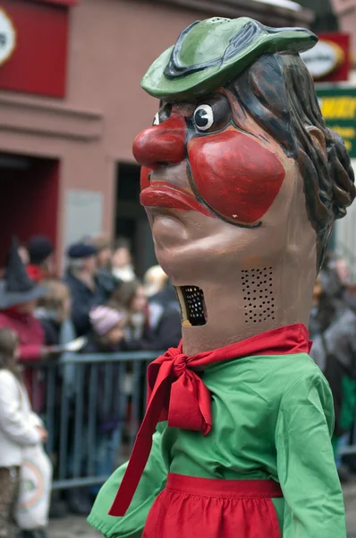 Μάσκα παρέλαση στο ιστορικό καρναβάλι στο Φράιμπουργκ, Γερμανία — Φωτογραφία Αρχείου