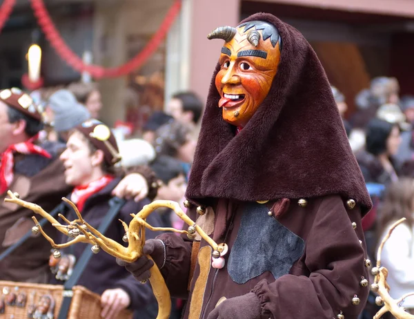 Masker parade in het historische carnaval in freiburg, Duitsland — Stockfoto