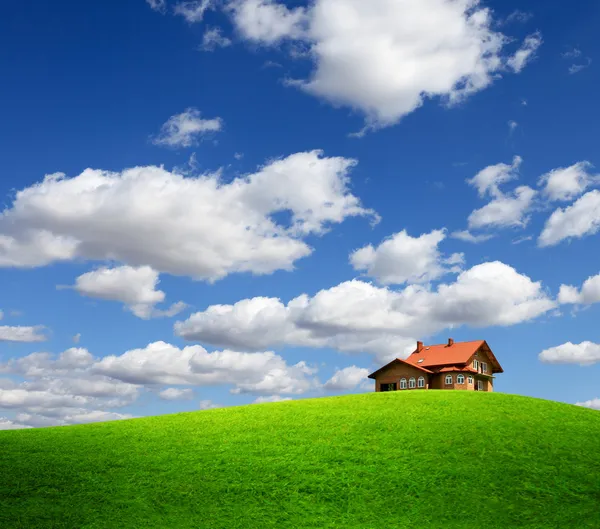 House on the hill — Stock Photo, Image