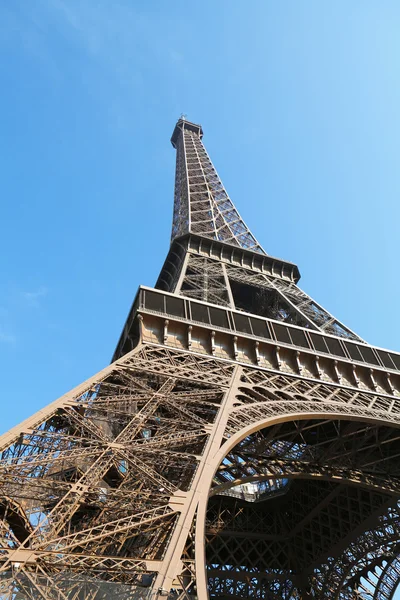 Eiffel tower on blue sky — Stock Photo, Image