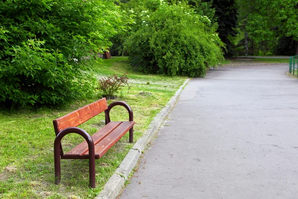 A Bench in the Park — Stock Photo, Image