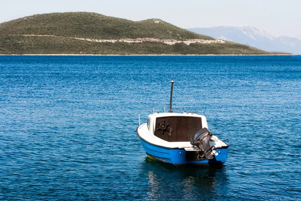 Βάρκα στον κόλπο της Αδριατικής — Φωτογραφία Αρχείου