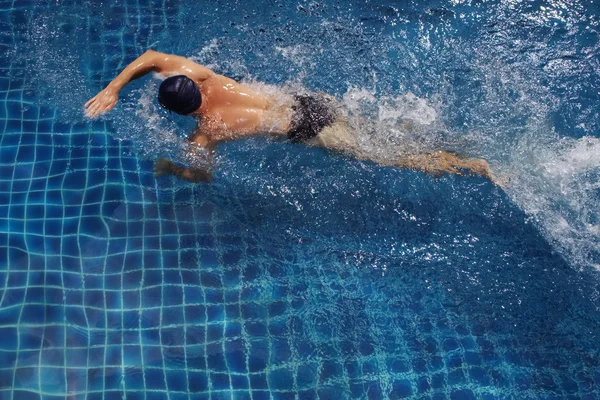 Natação em natação — Fotografia de Stock