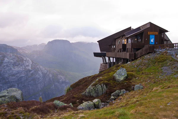 stock image Norwegian mountains shelter