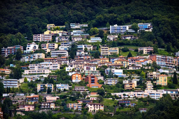 Lugano şehir evleri