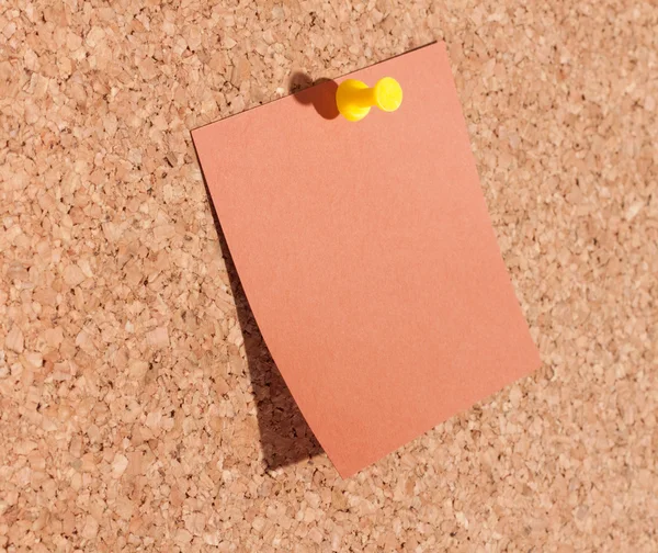 Blanked note paper on a bulletin board — Stock Photo, Image