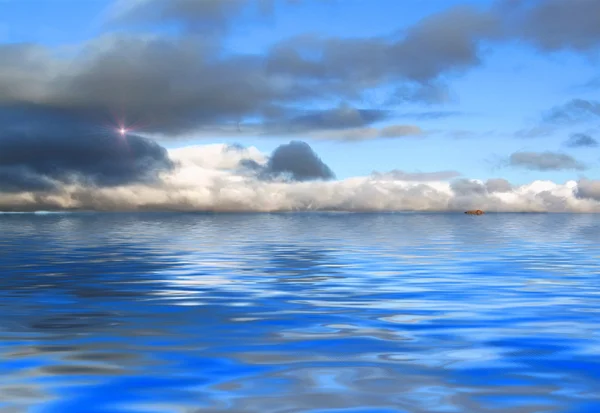 Tageslichtwettervielfalt, Wolken und Wasser, Natur. — Stockfoto