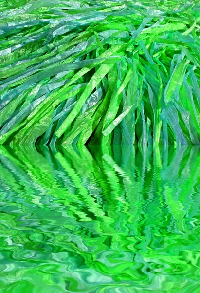 Абстрактний синій карнавальний фон, відображений у воді . — стокове фото