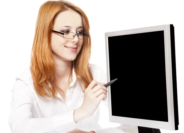 Lachende jonge zakenvrouw met behulp van computer — Stockfoto