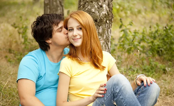 Couple at the park in summer day. — Stock Photo, Image
